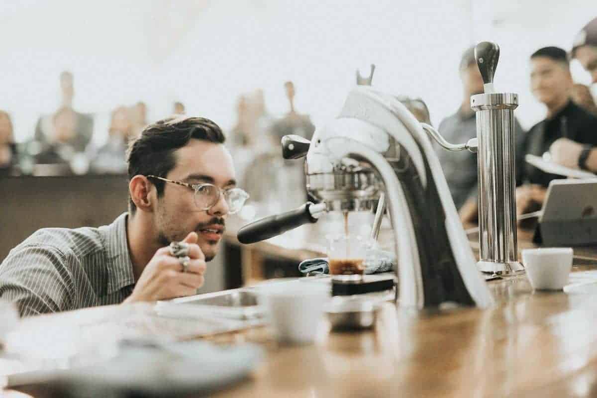 5-Coffee-Brewing-Tips-That-Will-Make-You-a-Better-Home-Barista-Frriday-Best-Coffee-Beans-in-Singapore-Barista-Looking